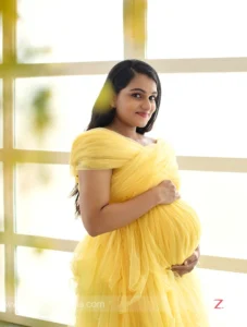 Creative maternity photography