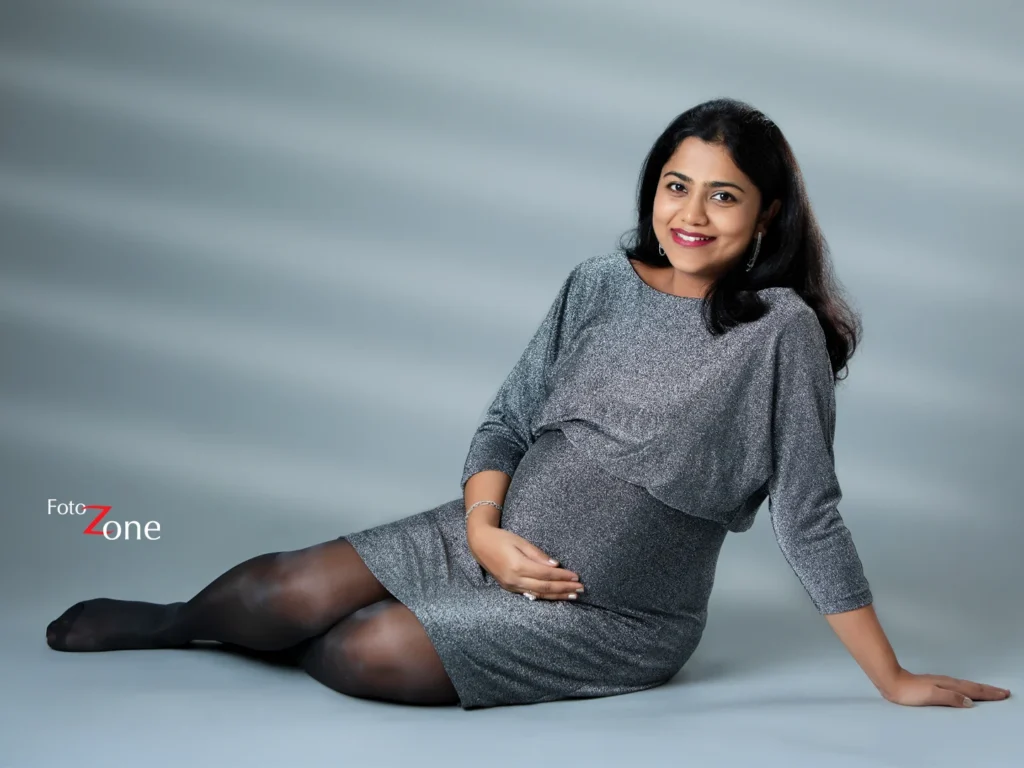 Saree maternity portrait, Chennai